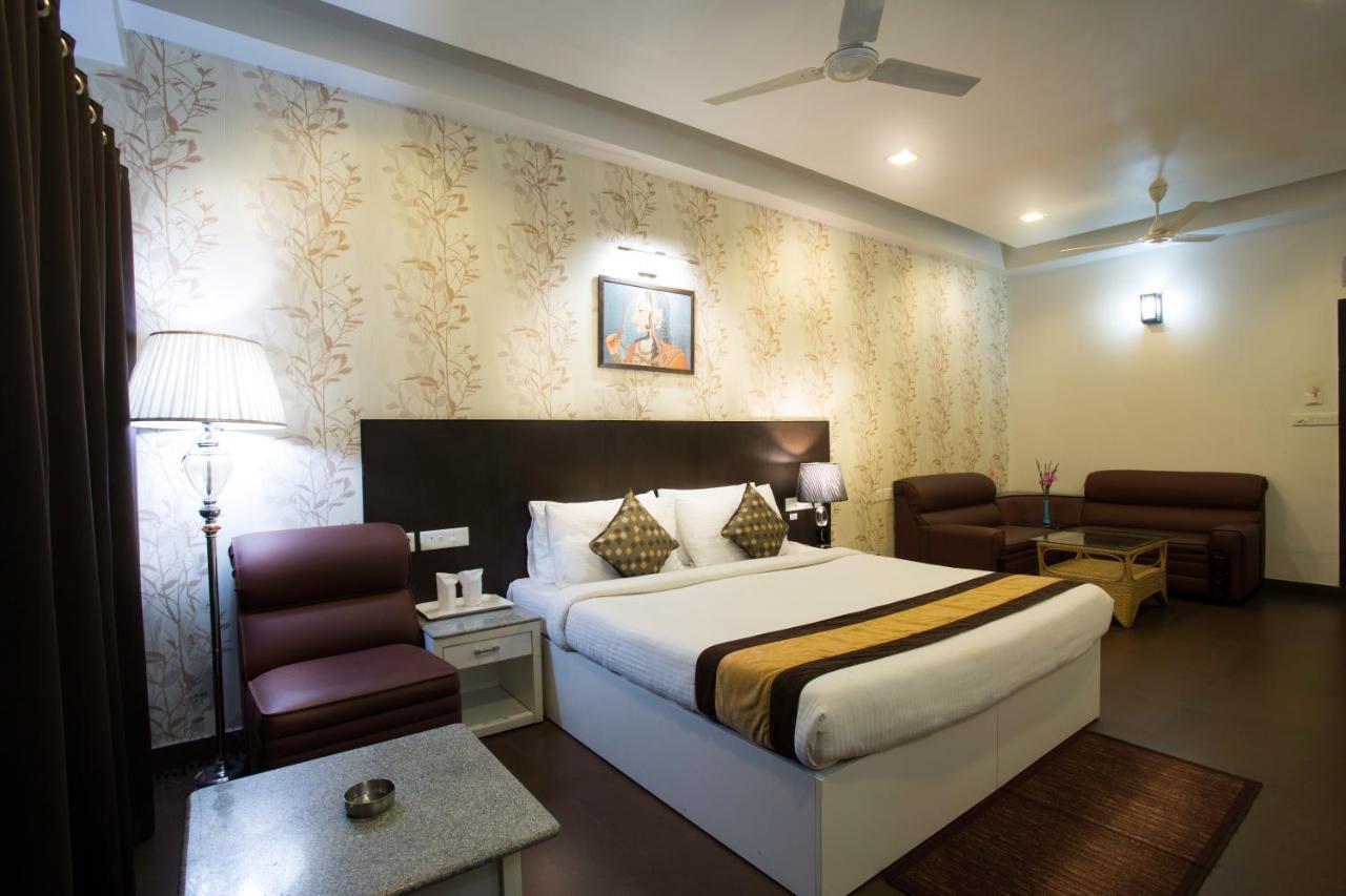 Hotel Central Park 西里古里 外观 照片